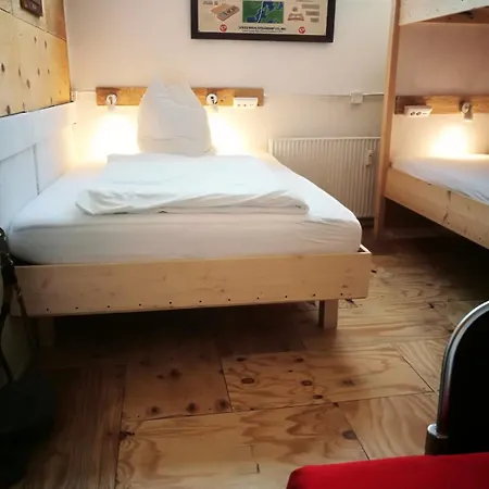 Хостел Hafentraum Indoorcampinghostel *