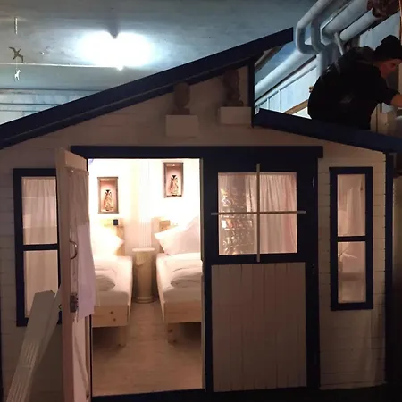 Hafentraum Indoorcampinghostel Hostal Brema