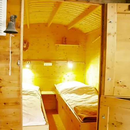 Hafentraum Indoorcampinghostel Hostel
