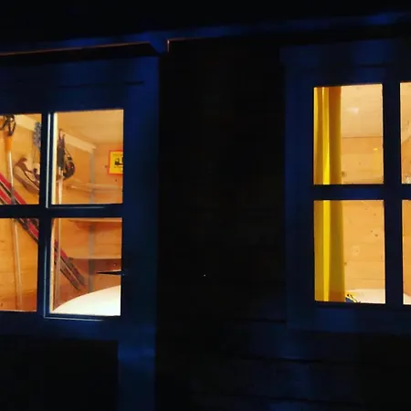 Hostal Hafentraum Indoorcampinghostel Brema