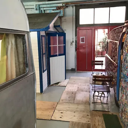 Hostal Hafentraum Indoorcampinghostel Brema