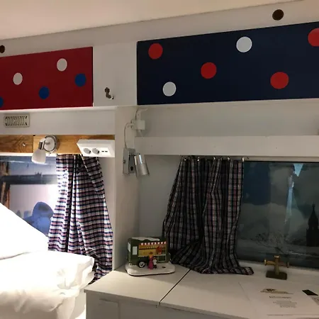 Hafentraum Indoorcampinghostel Hostal *