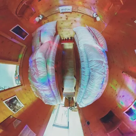 Hafentraum Indoorcampinghostel Brema