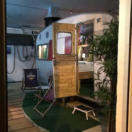 Hafentraum Indoorcampinghostel Хостел *