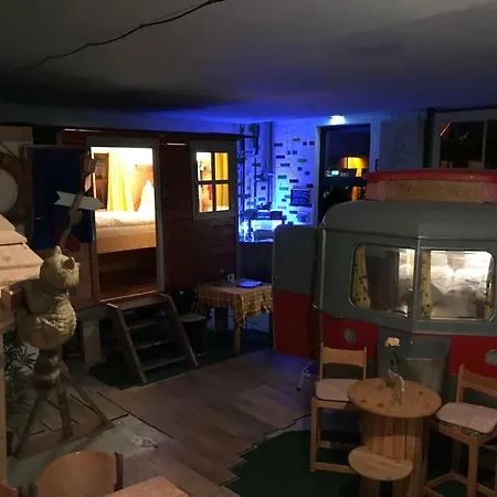 Hafentraum Indoorcampinghostel Hostal *