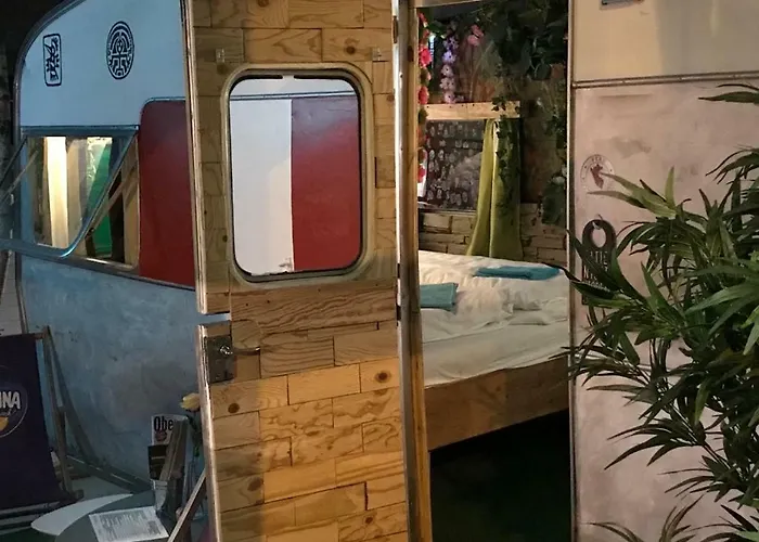 Hafentraum Indoorcampinghostel * Bremen